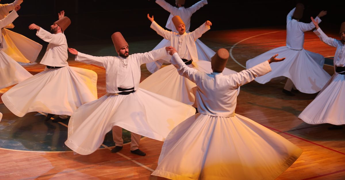 Mevlana Museum Whirling dervishes perform a traditional Sufi dance, expressing spiritual devotion.